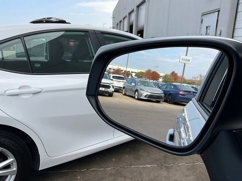 Used 2025 Toyota RAV4 XLE image 20