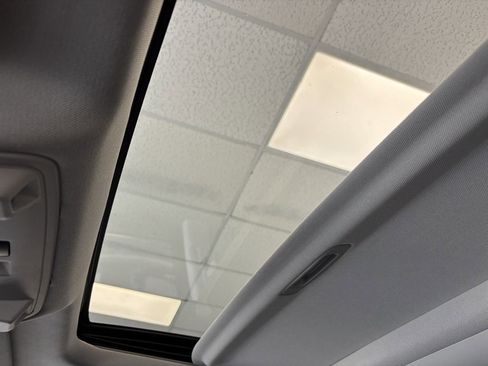 Used 2016 GMC Yukon XL Denali w/ Open Road Package image 18