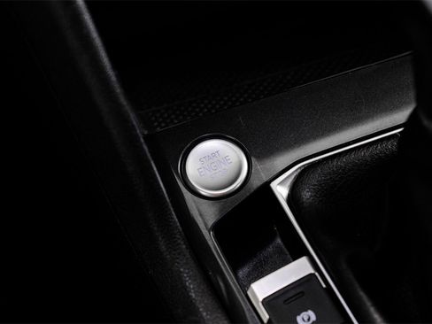 Used 2022 Volkswagen Tiguan SE image 20