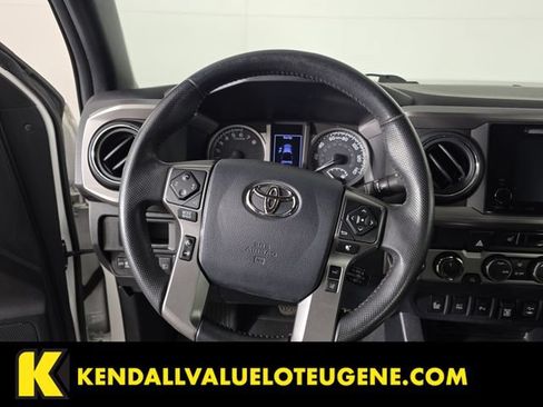 Used 2019 Toyota Tacoma Limited AWD/4WD image 11