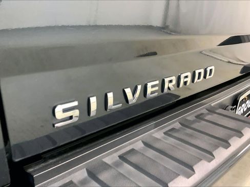Used 2018 Chevrolet Silverado 1500 High Country image 29