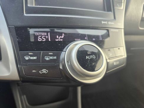 Used 2014 Toyota Prius V Five image 28