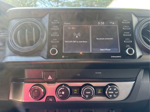 Used 2020 Toyota Tacoma SR AWD/4WD image 24