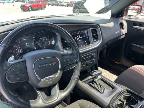 Used 2022 Dodge Charger SXT w/ Driver Convenience Group AWD/4WD image 3