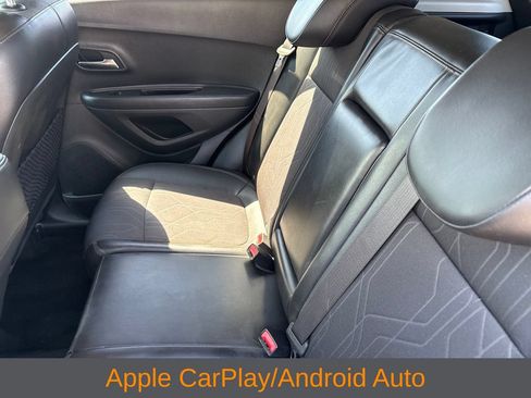 Used 2020 Chevrolet Trax LT w/ LT Convenience Package FWD image 18
