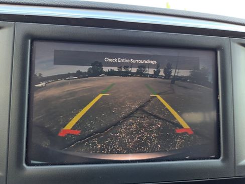 Used 2022 Chrysler Voyager LX FWD image 29