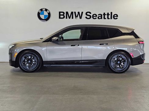 Used 2023 BMW iX xDrive50 w/ Premium Package AWD/4WD image 3