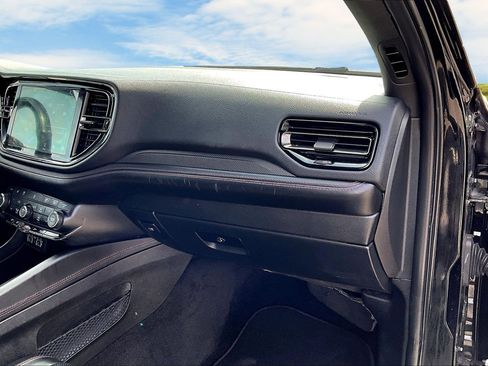 Used 2022 Dodge Durango R/T w/ Blacktop Package AWD/4WD image 18