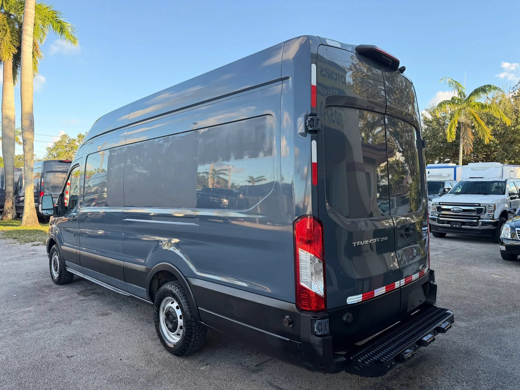 Used 2020 Ford Transit 250 148 High Roof Extended RWD image 2
