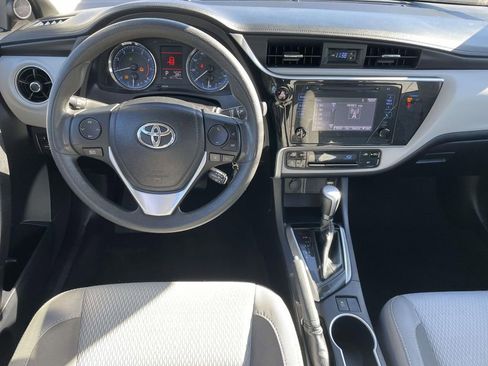 Used 2019 Toyota Corolla LE image 23