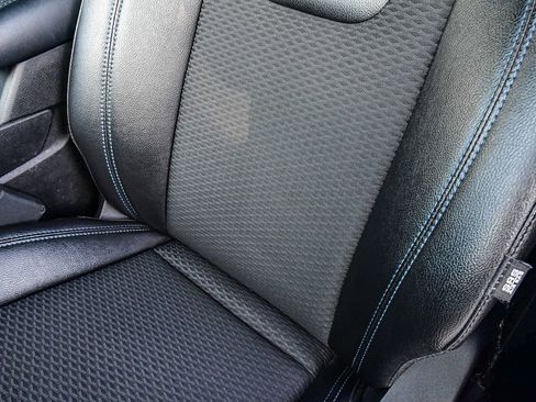 Used 2024 Jeep Compass Latitude image 28