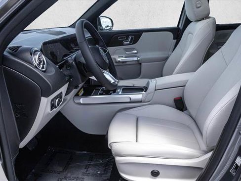 New 2026 Mercedes-Benz GLB 250 4MATIC image 12