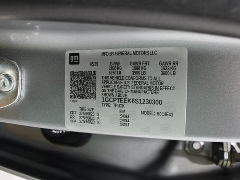 Used 2025 Chevrolet Colorado Trail Boss AWD/4WD image 39