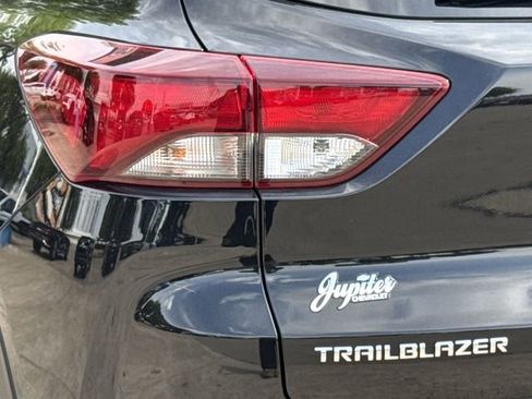 Certified 2025 Chevrolet TrailBlazer LT FWD image 7