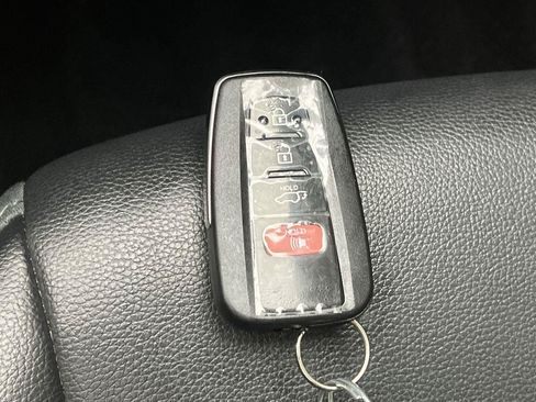 Used 2022 Toyota Highlander XSE AWD/4WD image 29