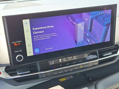 Certified 2026 Toyota Sienna XLE FWD image 19