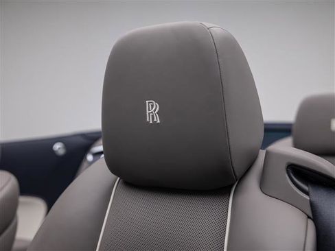 Used 2020 Rolls-Royce Dawn RWD image 23