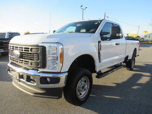 Used 2023 Ford F250 XL w/ XL Chrome Package image 1