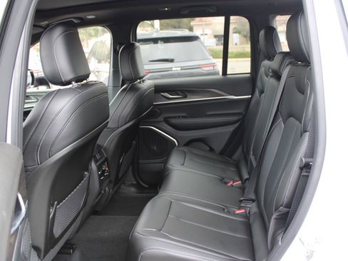 New 2026 Jeep Grand Cherokee Limited w/ Limited Altitude Package image 10