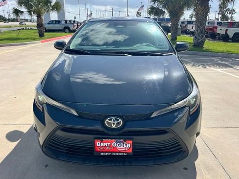 Certified 2025 Toyota Corolla LE FWD image 2