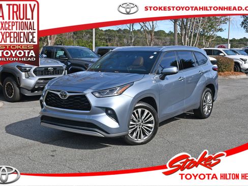 Used 2021 Toyota Highlander Platinum image 1