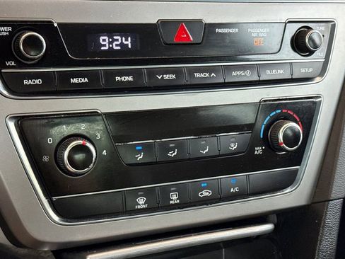 Used 2016 Hyundai Sonata SE FWD image 16