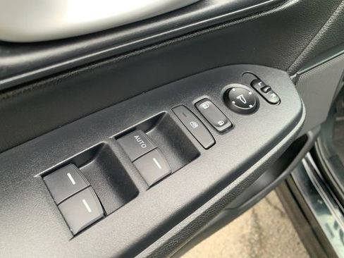 Used 2019 Honda CR-V LX image 19