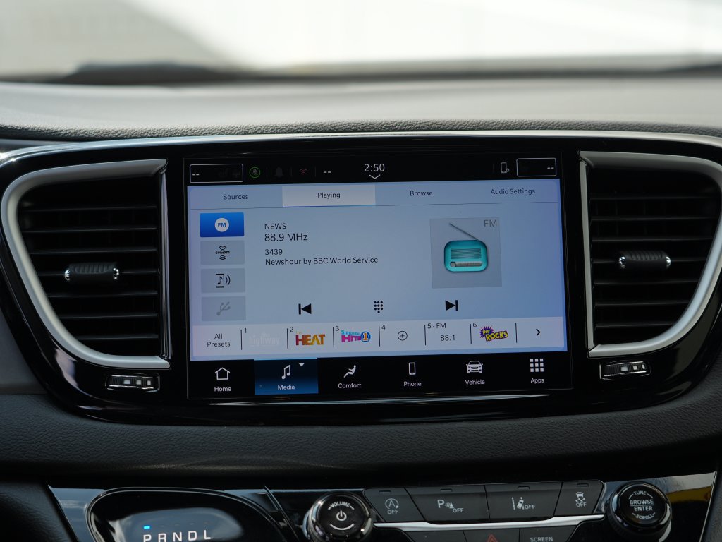 Used 2025 Chrysler Pacifica Select FWD image 22