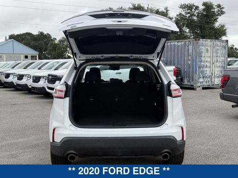 Certified 2020 Ford Edge SE image 13