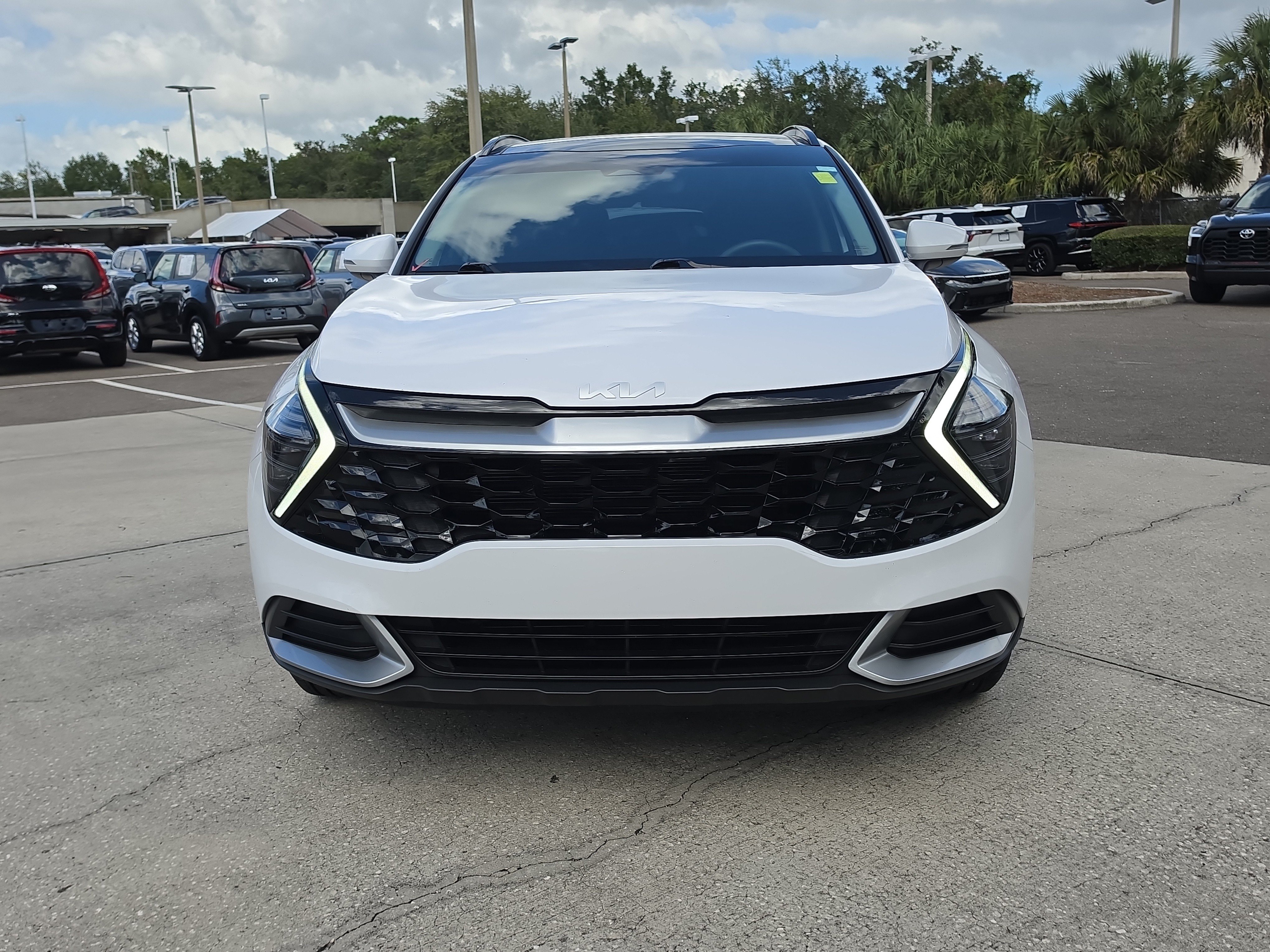 Certified 2025 Kia Sportage EX w/ Premium Package FWD image 3