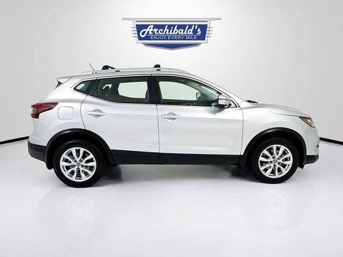 Used 2020 Nissan Rogue Sport SV w/ Technology Package image 9