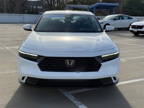 Used 2024 Honda Accord EX image 9