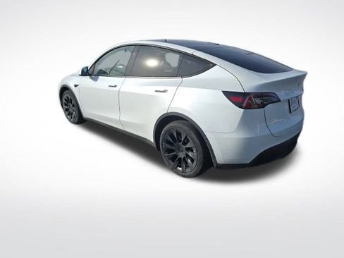 Used 2023 Tesla Model Y Long Range image 5