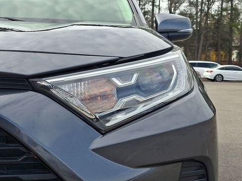 Used 2021 Toyota RAV4 XLE w/ Convenience Package AWD/4WD image 8