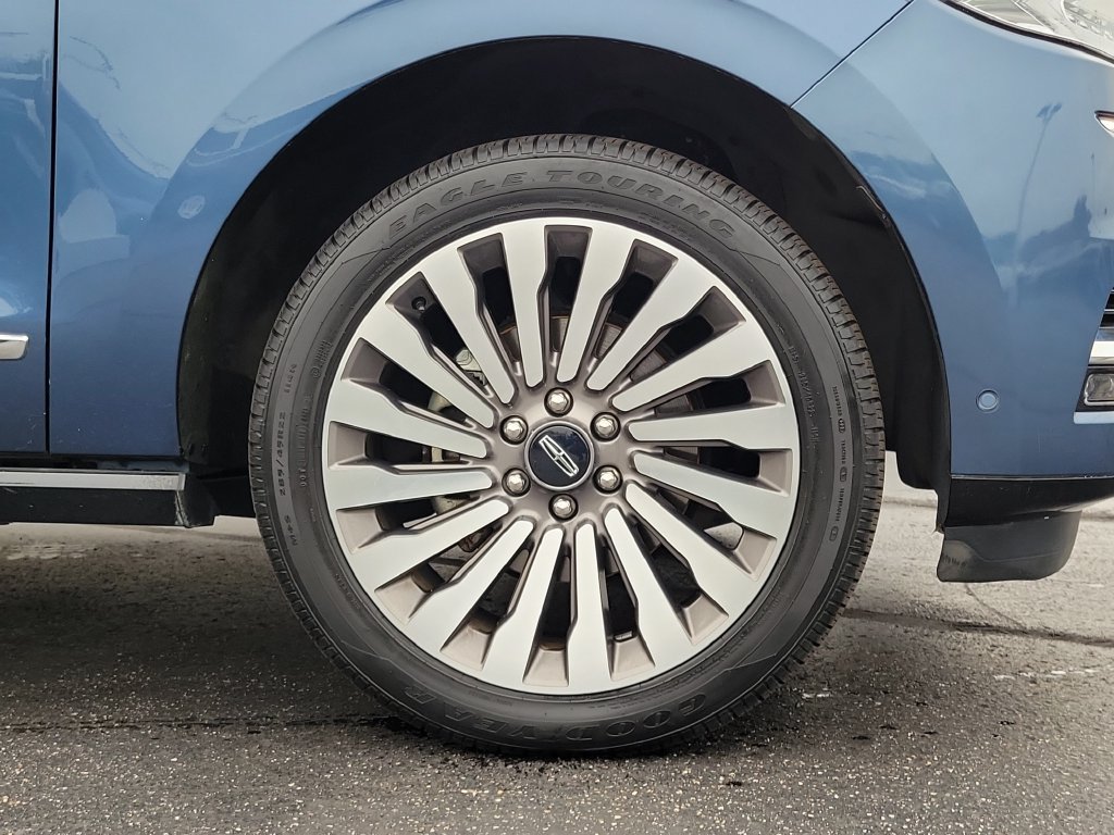 Certified 2019 Lincoln Navigator Reserve AWD/4WD image 9