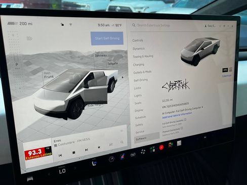 Used 2025 Tesla Cybertruck AWD Crew Cab image 23
