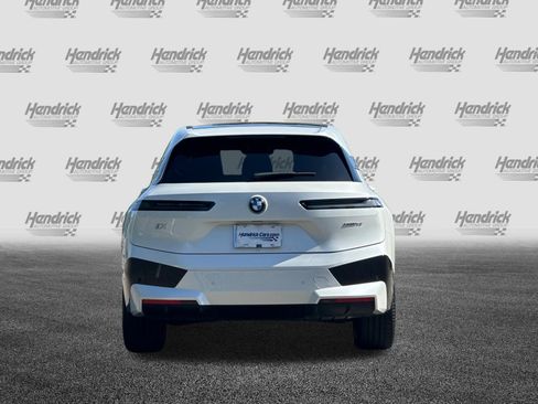Used 2024 BMW iX xDrive50 w/ Sport Package AWD/4WD image 6