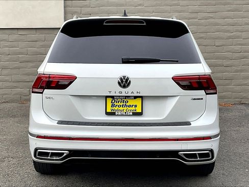 Certified 2024 Volkswagen Tiguan SEL R-Line image 3