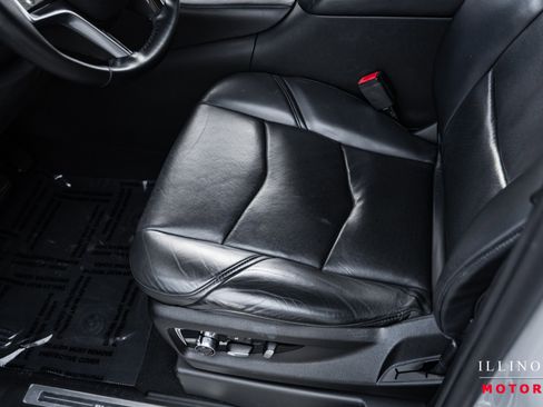 Used 2019 Cadillac Escalade Platinum image 17