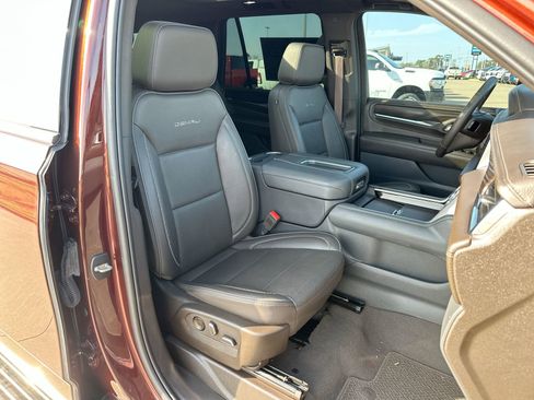 Used 2022 GMC Yukon Denali image 27