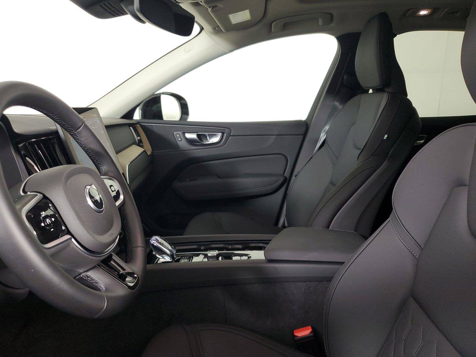Used 2026 Volvo XC60 B5 Core w/ Climate Package AWD/4WD image 22