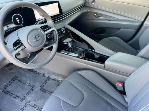 Certified 2023 Hyundai Elantra SEL w/ Convenience Package image 12