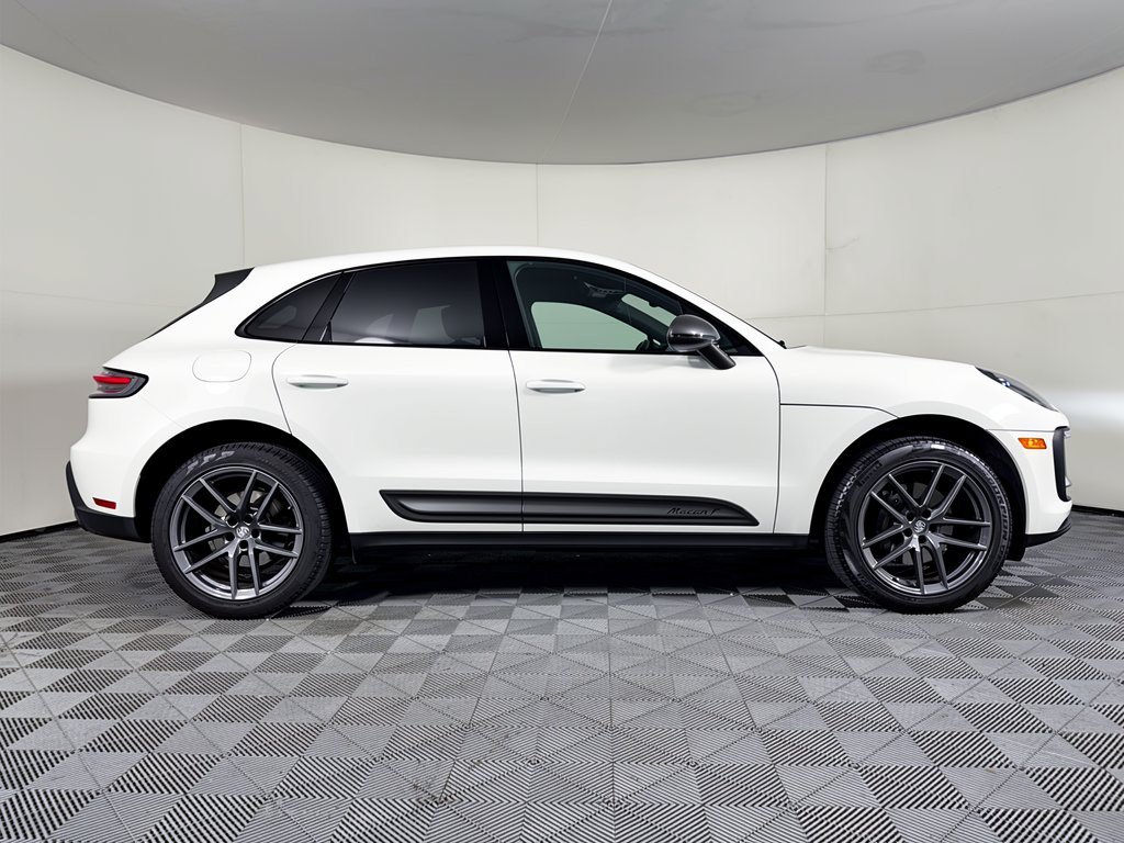 Certified 2025 Porsche Macan Turbo AWD/4WD image 8