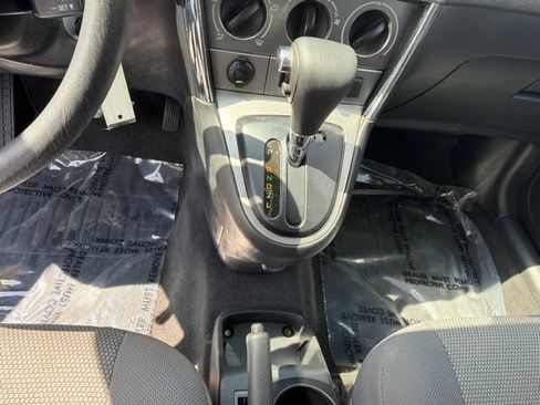 Used 2007 Pontiac Vibe w/ Sun And Sound Package FWD image 12