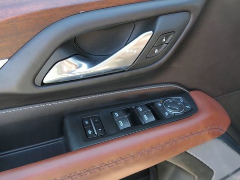 Used 2023 GMC Yukon Denali Ultimate image 11