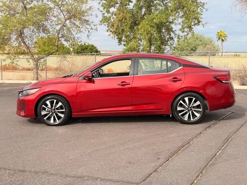 Used 2025 Nissan Sentra SV w/ SV Premium Package FWD image 3
