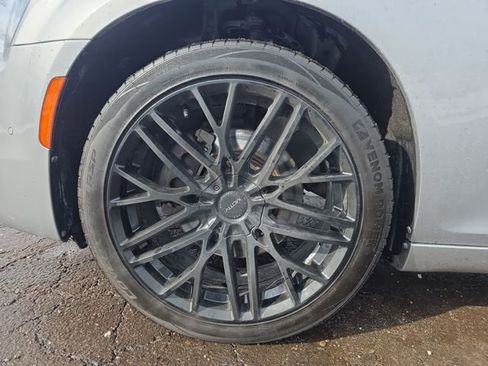 Used 2018 Chrysler 300 S w/ 300S Premium Group image 26