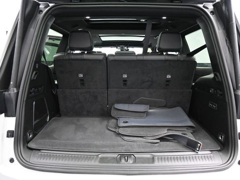 Used 2025 Jeep Wagoneer Series III w/ Premium Group I AWD/4WD image 32