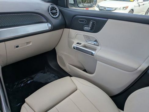 Used 2025 Mercedes-Benz GLB 250 GLB 250 w/ Winter Package image 14