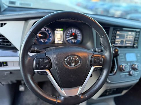 Used 2019 Toyota Sienna XLE w/ XLE Navigation Package image 26